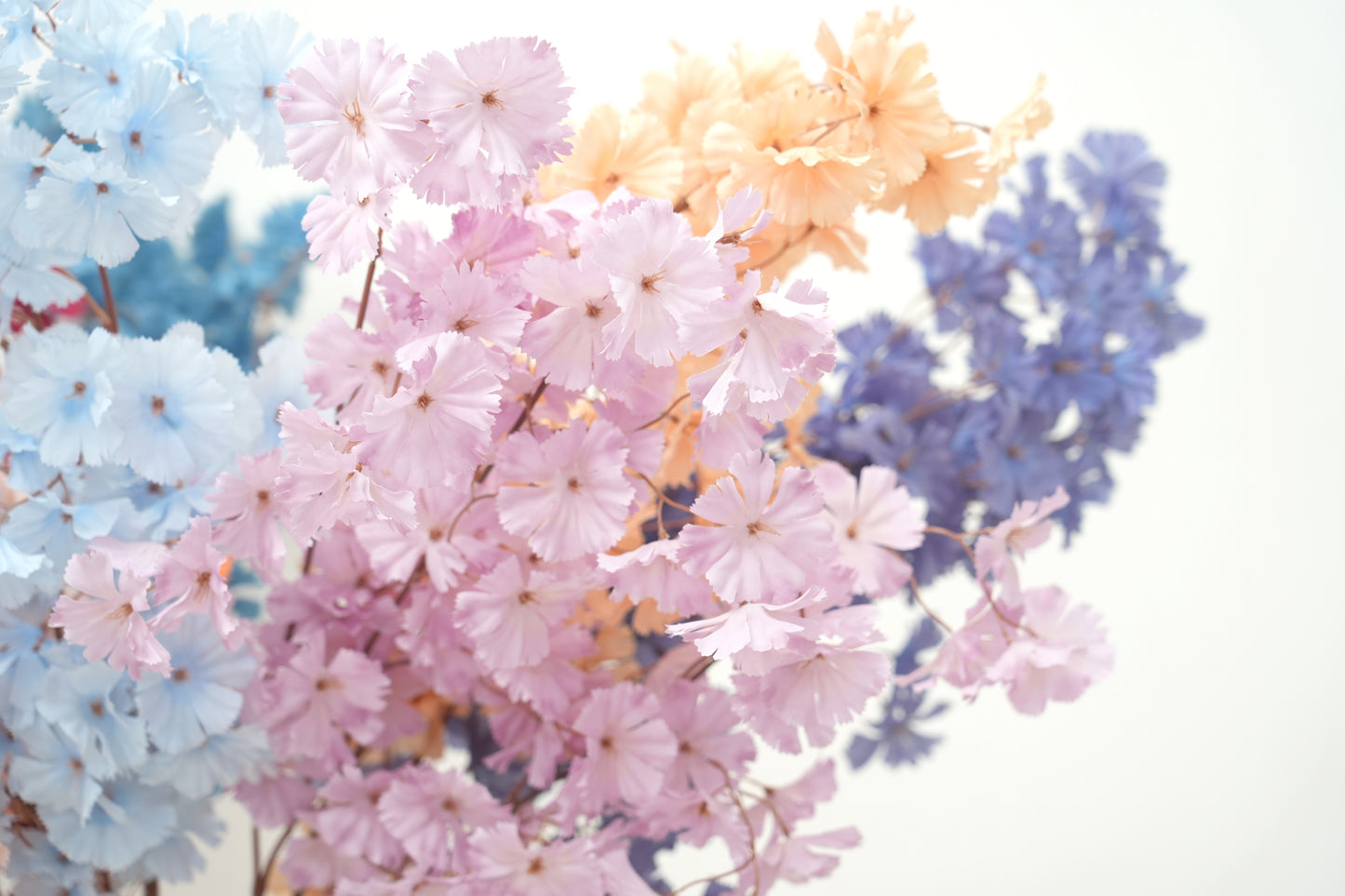 Wholesale Artificial Flower Long Floral Spray Artificial Plants and Flowers Arrangement for Home Wedding Decorations