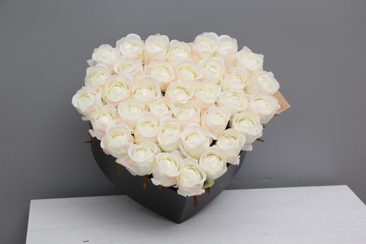 Best Selling Valentines Day Gift Stabilized Roses In Heartshaped Box Wholesale Forever White Roses Preserved Artifical Flower