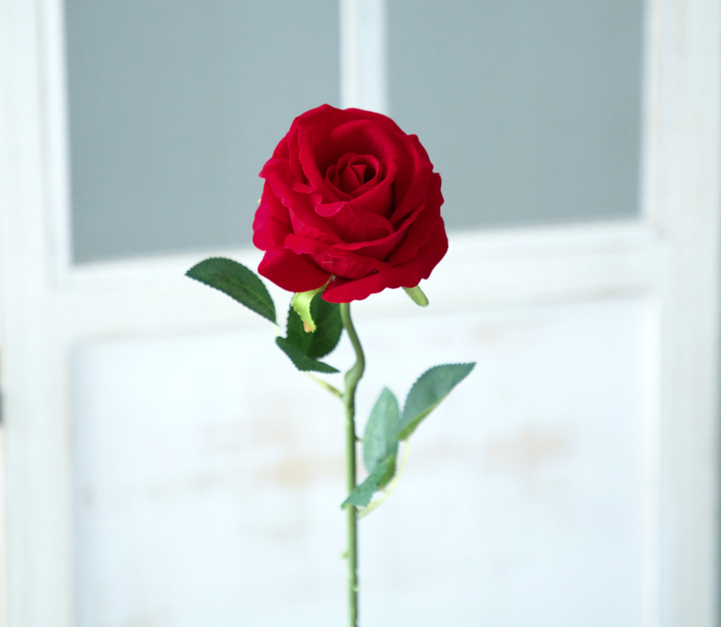 Wholesale Artificial Red Roses Single Velvet Rose Flowers Artificial Decorative Flowers for Valentine's Day Wedding Store Decor
