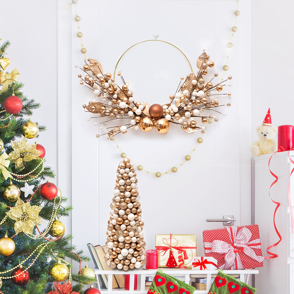 Popular Artificial Christmas Berry Wreath Plastic Christmas Balls and Leaves Iron Wire Decorative Wreaths For Christmas Decor