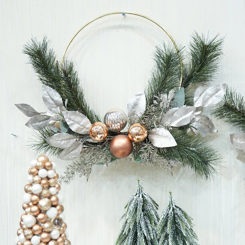 Modern Luxury Half Christmas Wreath 60cm Artificial Wreath with Plastic Christmas Ball Christmas Decorations Wholesale