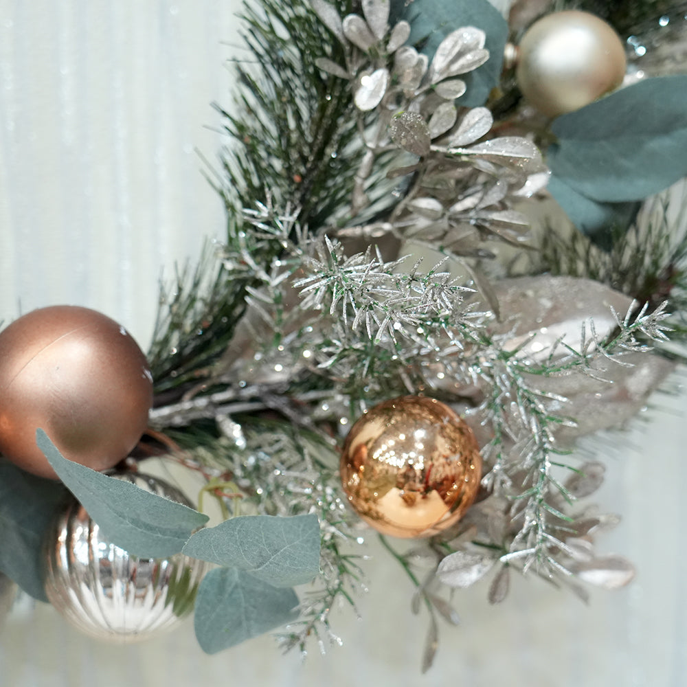 Modern Luxury Half Christmas Wreath 60cm Artificial Wreath with Plastic Christmas Ball Christmas Decorations Wholesale