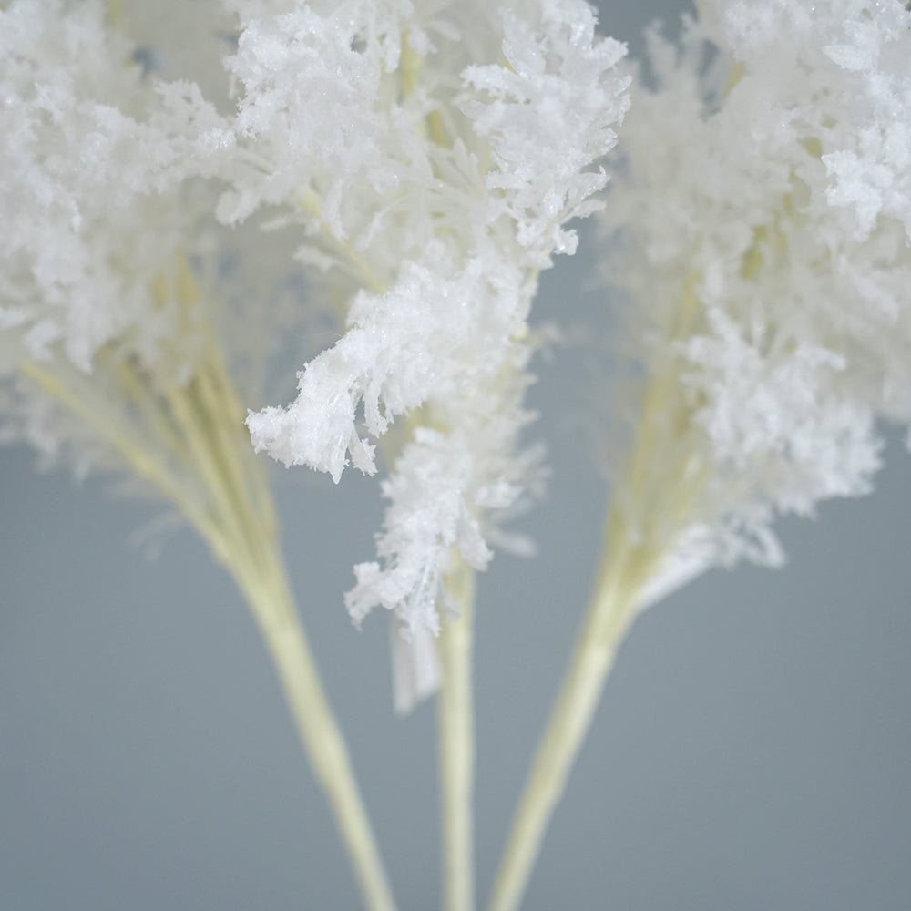 Factory Bulk Wholesale White Christmas Frosty Branches Artificial Long Branches Decorative Flowers for Christmas Decor