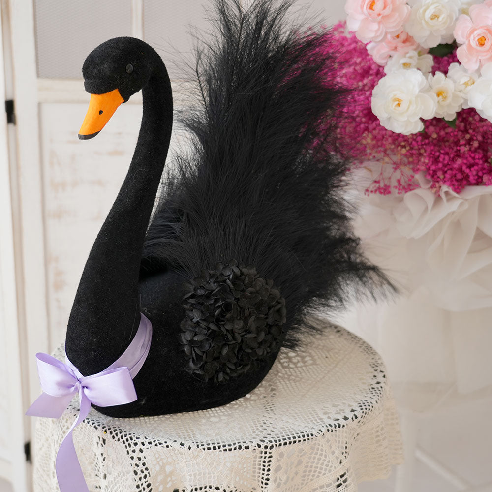 Modern Luxury Lifelike Artificial Swan Original Design Handmade Swan Artificial Animal Decoration For Party Home Decor Craft
