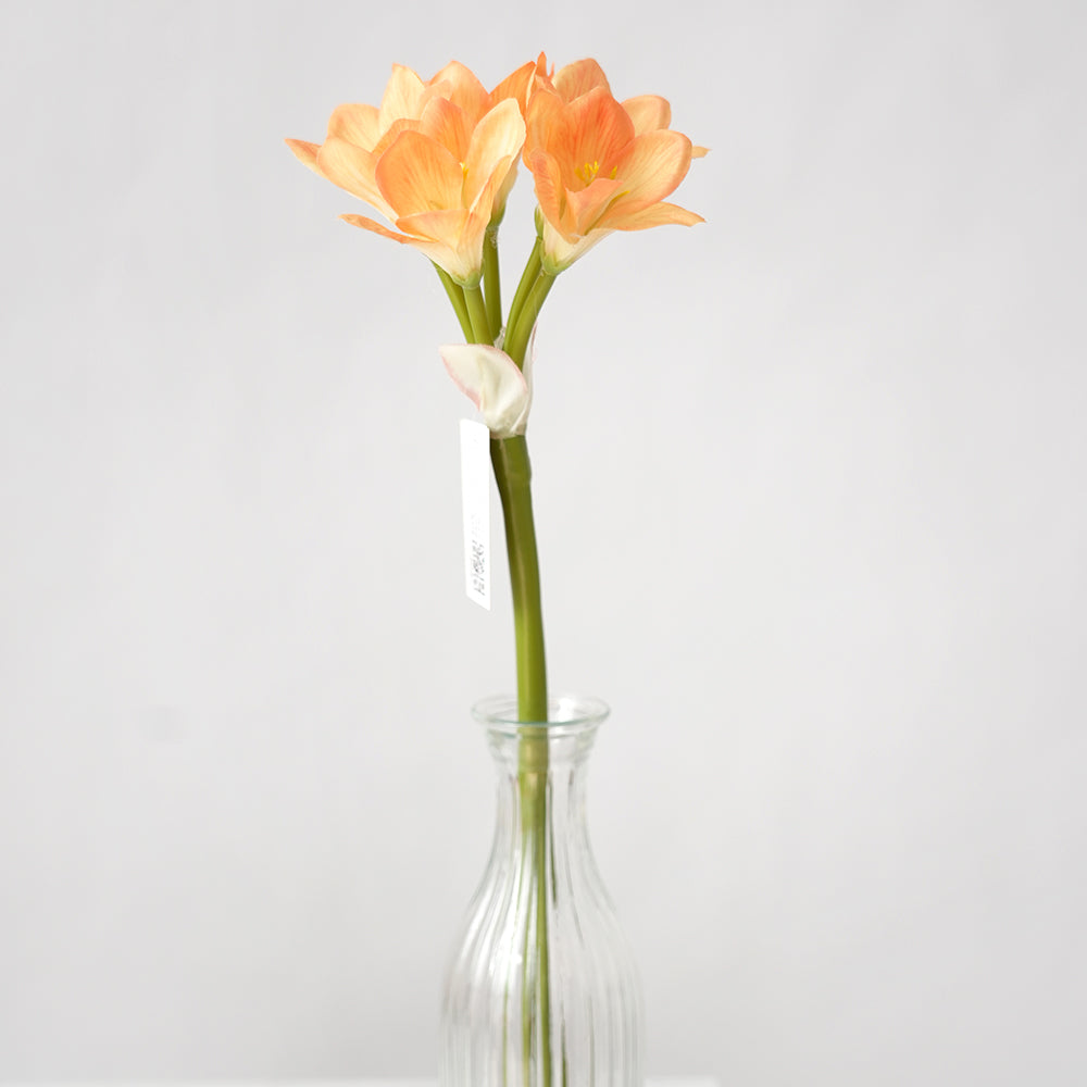 Wholesale Bush Lily Artificial Flowers Decorative Flowers Floral Spray for Home Garden Decoration