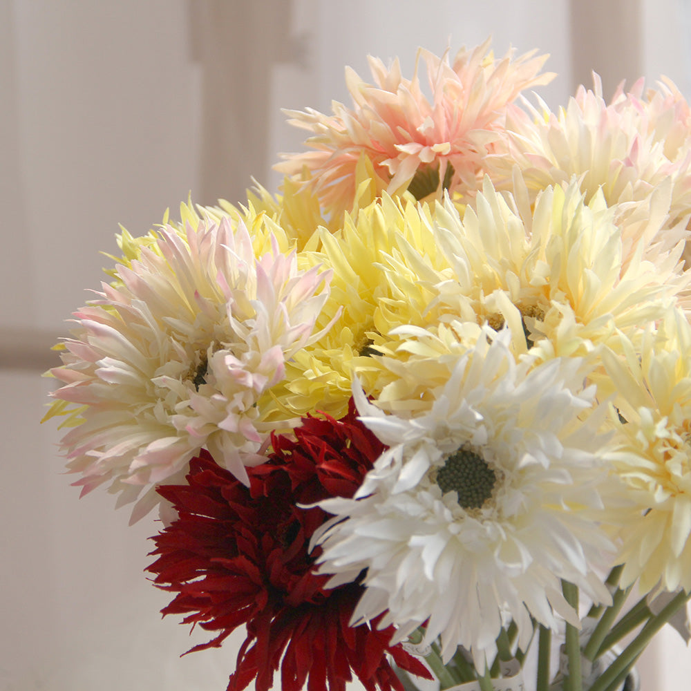Wholesale Artificial Plastic African Daisy Silk Flowers Home Wedding Decoration Silk Decorative Simulation Manufacturer Flowers