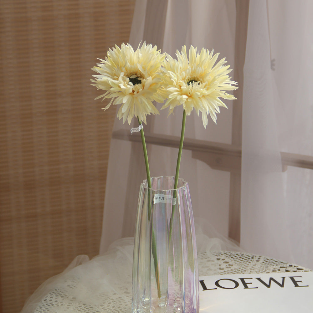 Wholesale Artificial Plastic African Daisy Silk Flowers Home Wedding Decoration Silk Decorative Simulation Manufacturer Flowers