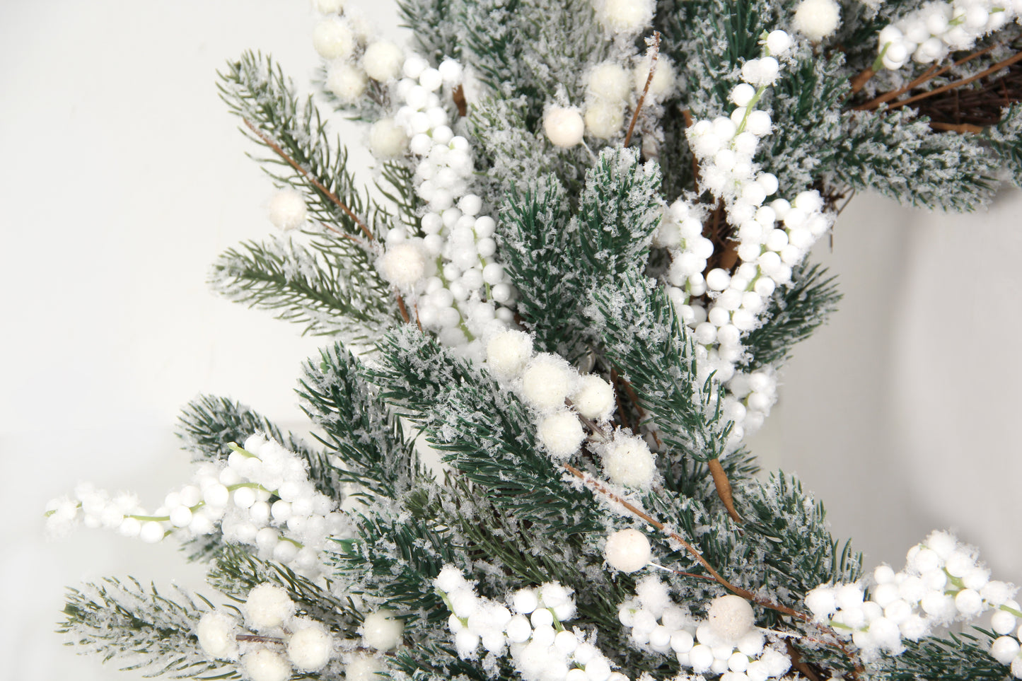 Artificial Christmas Wreath, 24" Grapevine Flocked Glitter Wreath with White Berries for Decoration